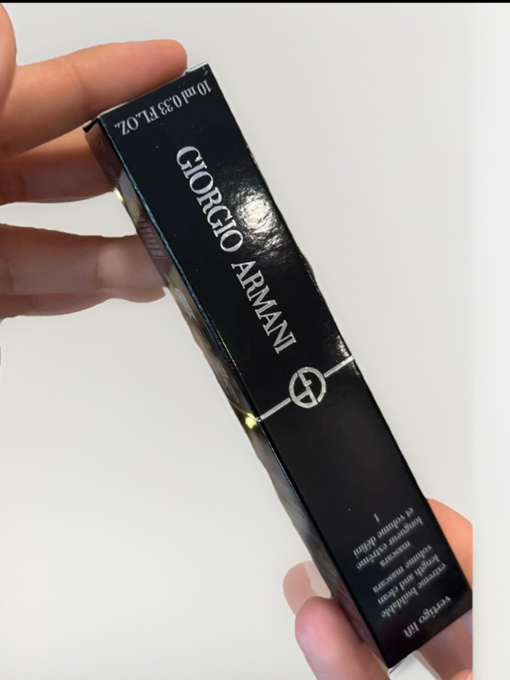 Giorgio Armani vertigo lift extreme buildable length and clean volume mascara - Picture 2 of 7